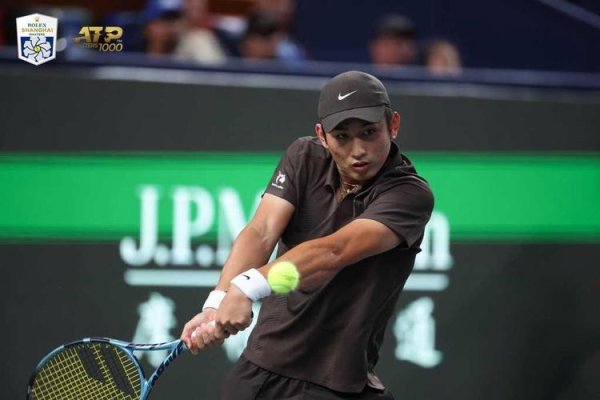 问鼎娱乐官网APP 上海大师赛：商竣程男单64强出局，周意比赛因雨中断